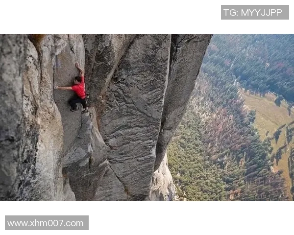 成都攀岩队边路渗透战术解析与攀岩热点探讨